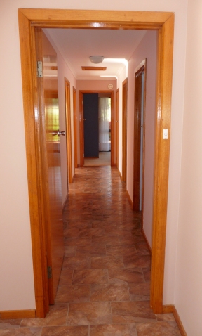 1.lino hallway