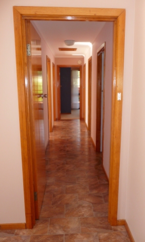 1.lino hallway